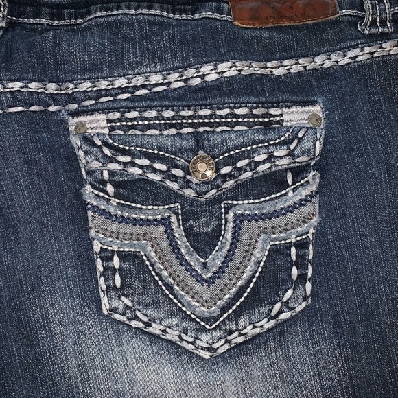 Trademark H Iconic Slim Boot Cut Dark Wash Cut Off Jean *Shorts* Size 24 (W381) - Picture 5 of 7